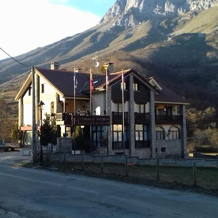 Hotel Cumbres Valdeon Posada De Valdeon Exterior foto